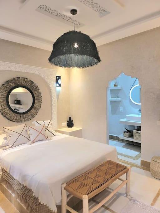 Riad Isahiac Avec Piscine En Exclusivite Marrakesch Exterior foto