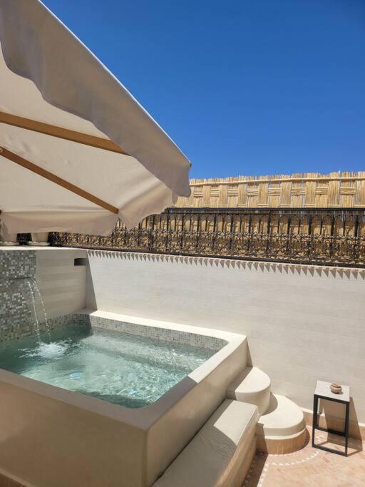 Riad Isahiac Avec Piscine En Exclusivite Marrakesch Exterior foto