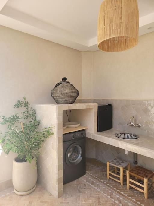 Riad Isahiac Avec Piscine En Exclusivite Marrakesch Exterior foto