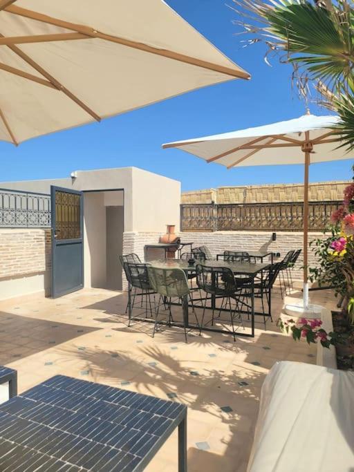 Riad Isahiac Avec Piscine En Exclusivite Marrakesch Exterior foto