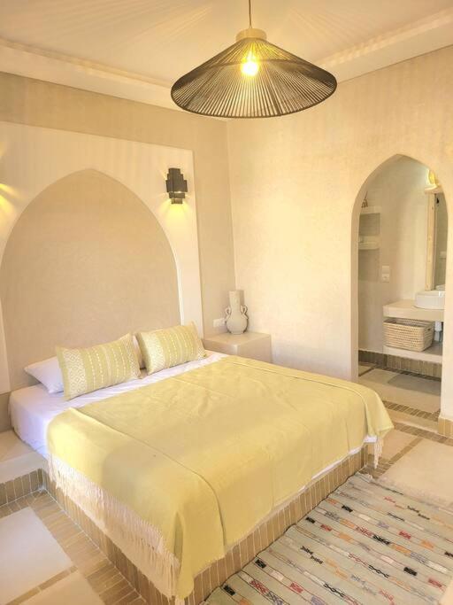Riad Isahiac Avec Piscine En Exclusivite Marrakesch Exterior foto
