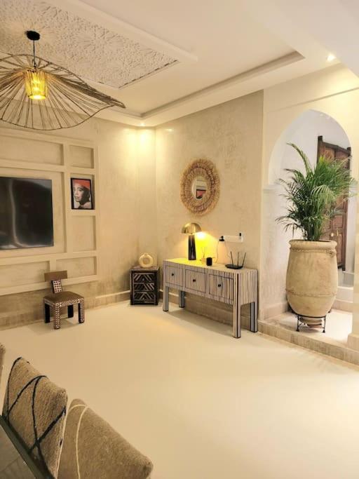 Riad Isahiac Avec Piscine En Exclusivite Marrakesch Exterior foto