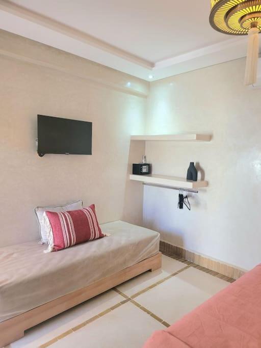 Riad Isahiac Avec Piscine En Exclusivite Marrakesch Exterior foto