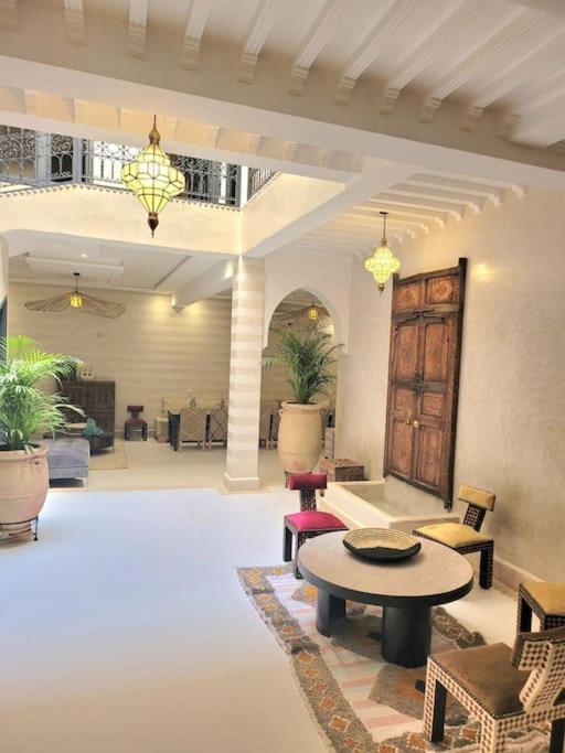 Riad Isahiac Avec Piscine En Exclusivite Marrakesch Exterior foto